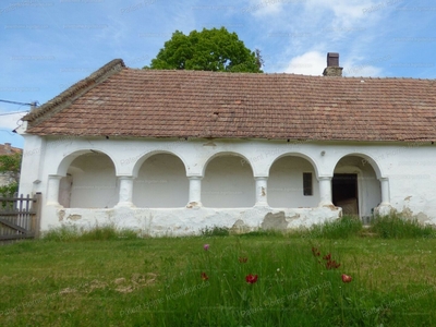 Eladó családi ház - Magyarpolány, Veszprém megye