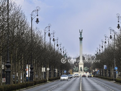 Eladó felújítandó lakás - Budapest VI. kerület