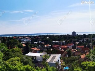 Balatonalmádi, eladó sorház