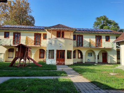 Siófok, ingatlan, üzleti ingatlan, 1100 m2, 1.183.474.250 Ft