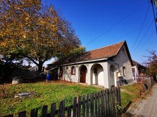 Eladó családi ház Tököl