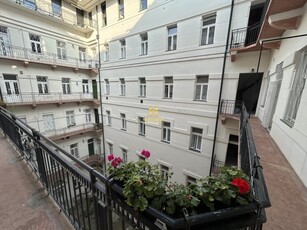 Eladó téglalakás Budapest, V. kerület, Lipótváros, Október 6. utca, 3. emelet