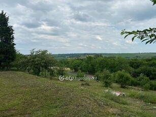 Eladó telek Pécs