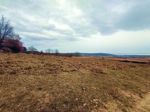 Eladó telek Balatoncsicsó