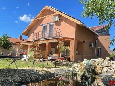 Eladó családi ház - Pomáz, Pest megye