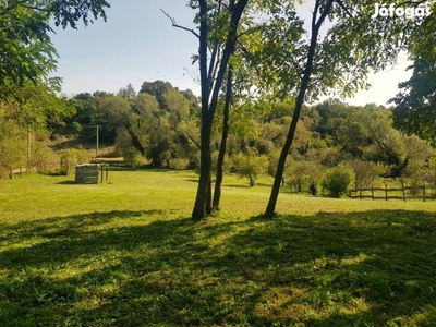 4100 m2 belterületi összközműves építési telek