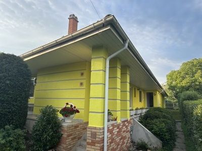 Eladó Ház, Pest megye Szentendre Szentendre, Pismány – nívós építész tervezte kétlakásos családi ház