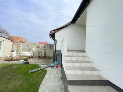Eladó családi ház - Hegyeshalom, Győr-Moson-Sopron megye