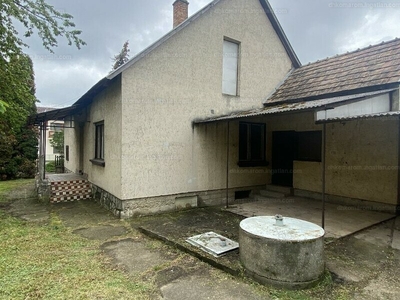 Eladó családi ház - Naszály, Thököly Imre utca
