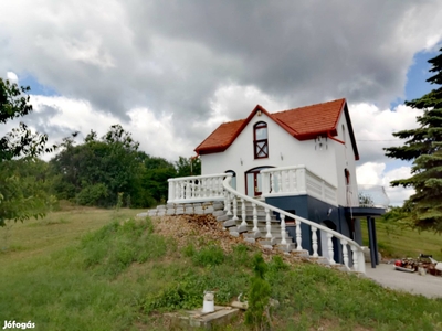 Örökpanorámás nyaraló eladó - Balatonszőlős, Veszprém - Nyaralók, üdülők