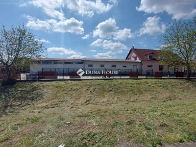 Szolnok, ingatlan, üzleti ingatlan, 115 m2, 195.000.000 Ft