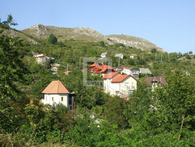 Budaörs, Városközpont, Hegyalja utca