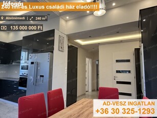 240nm-es Luxus családi ház eladó!!!!