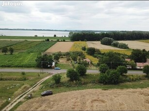 Abádszalókon panorámás belterületi telek akciós áron eladó