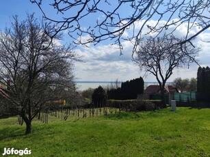 Ábrahámhegyen panorámás telek eladó