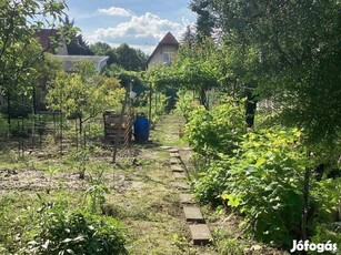 Csillaghegyi telek felújítandó/bontandó házzal