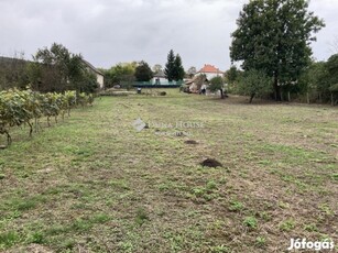 Eladó telek, gyönyörű környezetben Upponyban