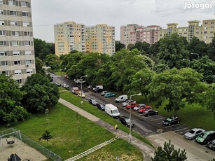 Eladó Veszprémben a Stromfeld Aurél utcában kétszobás panel lakás!