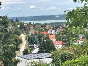 Almádiban panorámás belterületi telek eladó