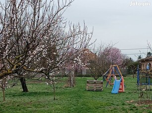 Berhida Peremarton felőli részén Családi Ház eladó