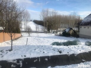 Eladó építési telek Bakonynánán panorámával a Bakonyra, nyugodt mell