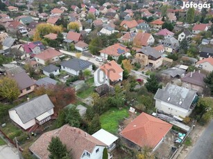 Két generációs családi ház eladó Érd csendes, zöldövezeti részén!