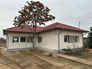 Modern családi ház nettó 105 m2 4 szoba + nappali + 18 m2 terasz