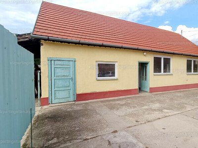 Eladó családi ház - Tököl, Pest megye