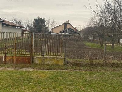 Eladó lakóövezeti telek - Kunmadaras, Jász-Nagykun-Szolnok megye