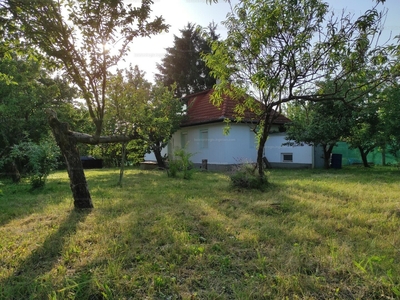 Eladó hétvégi házas nyaraló - Balatonberény, Szőlőhegy