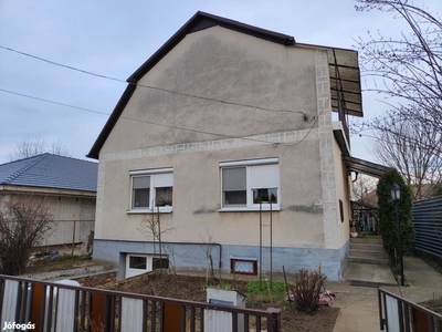 Debrecen-józsa központjában három szintes családi ház eladó - Debrecen, Hajdú-Bihar - Ház