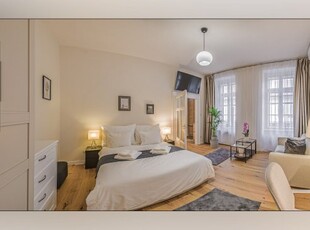 Kiadó téglalakás, albérlet Budapest, V. kerület, Lipótváros, Arany János utca, 2. emelet