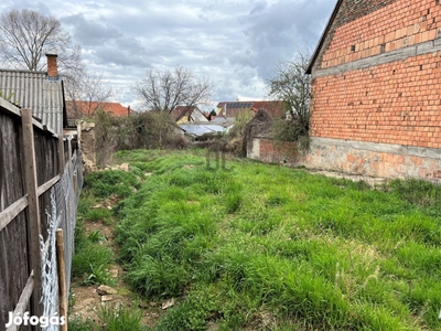 Szekszárdon, Újvárosban telek eladó!