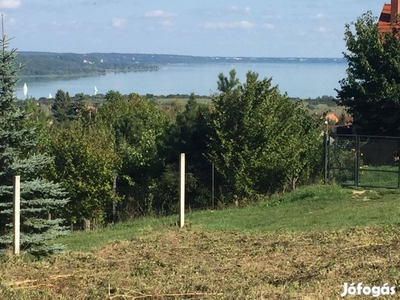 Balatonalmádi Sátorhrgyen panorámás ingatlan eladó