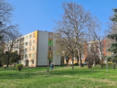 Eladó téglalakás Budapest, XVIII. kerület, Kézműves utca, Tetőtér