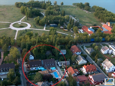 Eladó üzlethelyiség - Balatonboglár