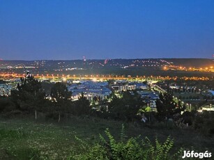 Budaörsi panorámás építésitelek