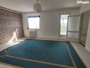 IV. Kerület, Külső Szilágyi út, 82 m2-es, 4. emeleti, társasházi lakás