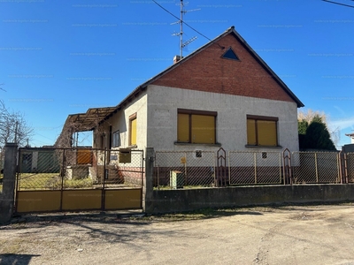 Eladó családi ház - Koroncó, Győr-Moson-Sopron megye