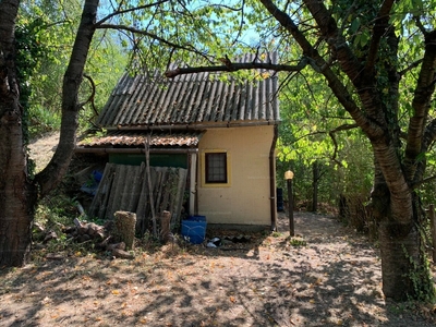 Eladó hétvégi házas nyaraló - Ságvár, Szőlőhegy