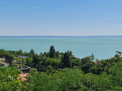 Eladó üdülőövezeti telek - Balatonfűzfő, Domb utca