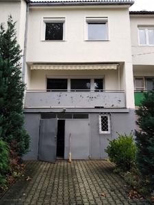 Pécs, ingatlan, lakás, 90 m2, 180.000 Ft