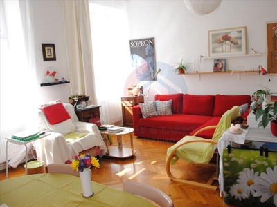 Eladó részlegesen felújított lakás - Sopron
