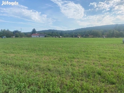 Épitési telek eladó a Balatonon. Káptalanfüreden