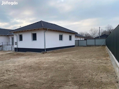 Szigetszentmiklóson, új építésű, 121 m2-es ikerházi lakás! (818)