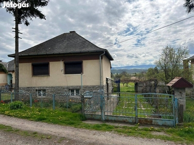 Borsod vármegye falujában Csernelyben átlagos családi ház eladó!