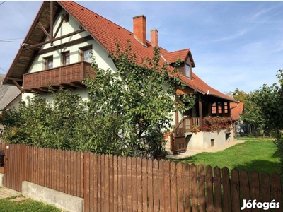 Nagyvázsonyban, Balatontól 15 km-re több generációs családi ház eladó