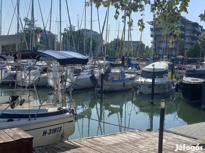 Siófok-Ezüstparti kikötőhely tulajdonjoga eladó