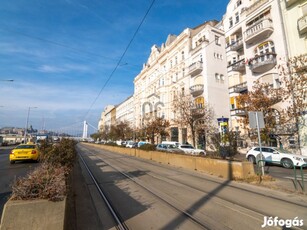 V. kerületi eladó tégla társasházi lakás