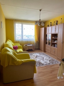 Eladó átlagos állapotú panel lakás - Debrecen